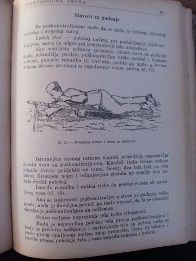 Lekcija iz udžbenik aza predvojničku obuku u SFRJ (Foto: Klix.ba)