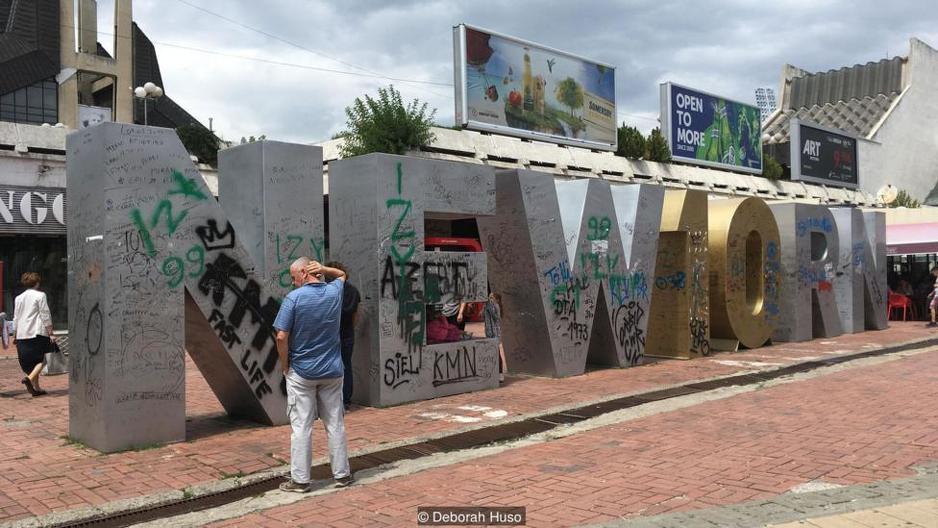 Foto: BBC / Spomenik ponovnog rođenja Kosova