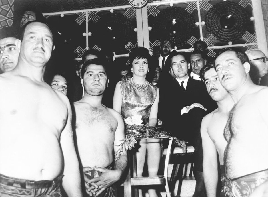 Foto: AP (Gina Lollobrigidasa suprugom Milkom Skofićem.)