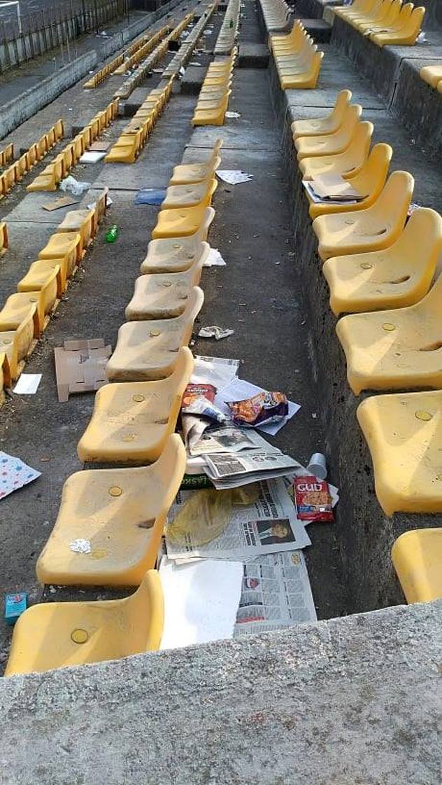 Nakon utakmice ostale velike količine smeća (Foto: Facebook)