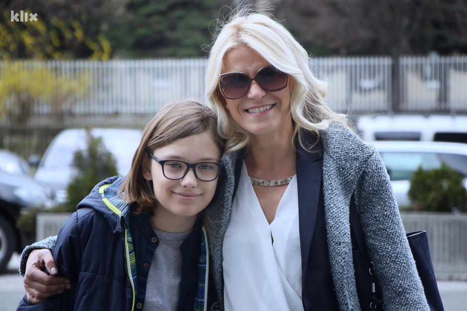 Mak Ostrogonac sa majkom Elmom Rovčanin-Ostrogonac (Foto: H. M./Klix.ba)