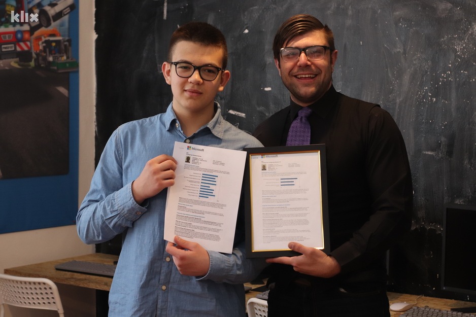 Tarik Lika s profesorom Adijem Muslićem (Foto: E. M./Klix.ba)