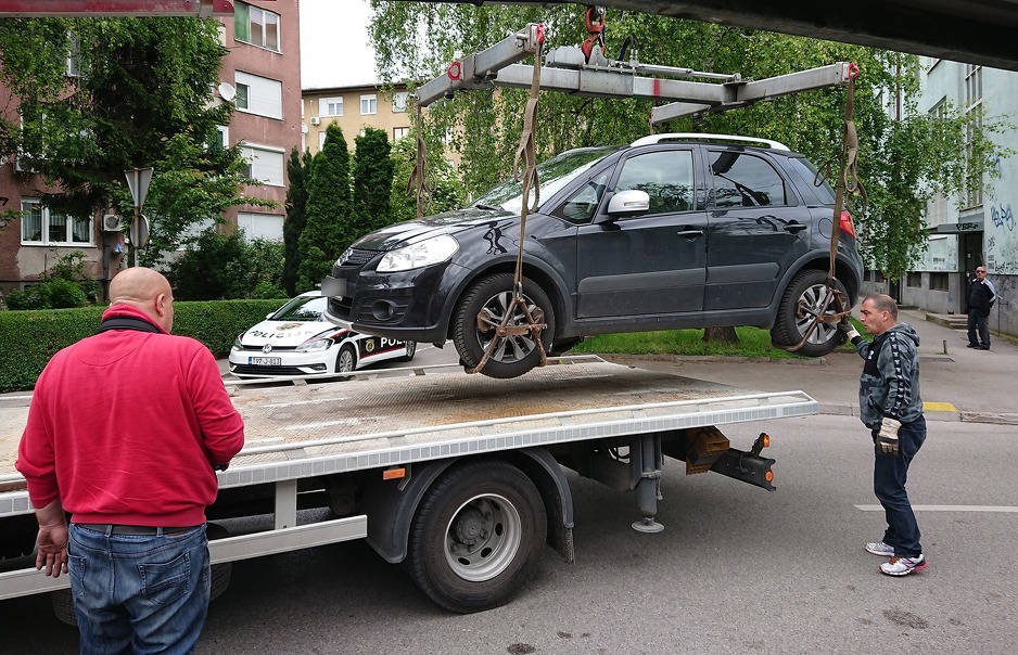 Rezultat slika za U Sarajevu poÄela velika akcija uklanjanja nepropisno parkiranih vozila