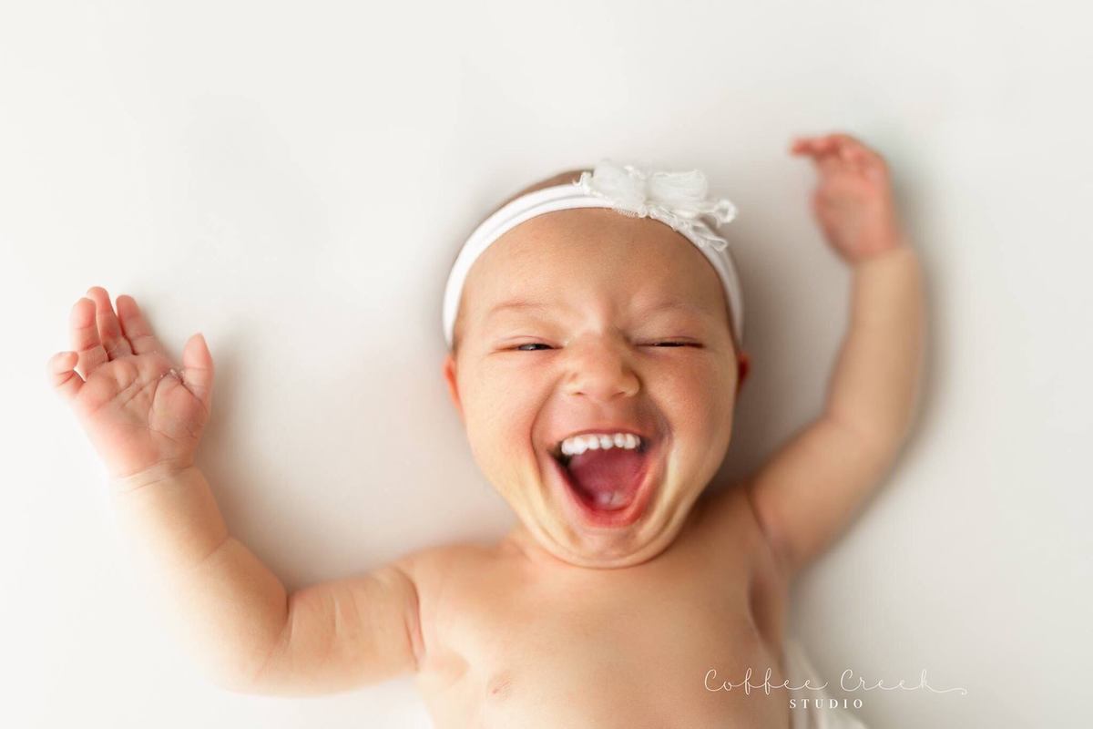 Fotografkinja preko FaceApp aplikacije "nabacila" osmijeh bebama i nasmijala cijeli svijet