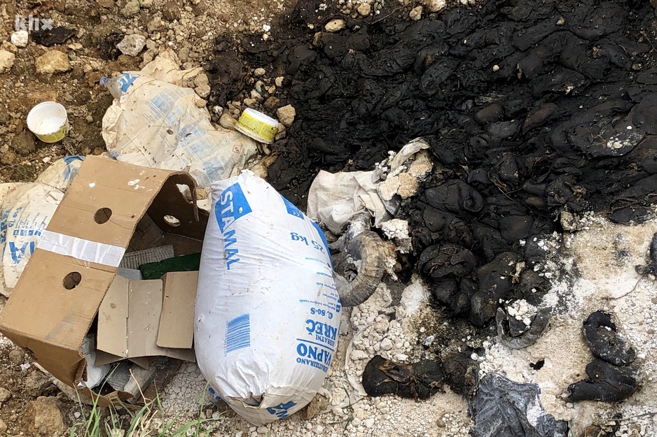 Ostaci kurbana u blizini Zavoda (Foto: I. Š./Klix.ba)