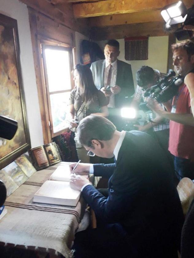 Dodik i Vučić posjetili rodnu kuću Gavrila Principa u Bosanskom Grahovu