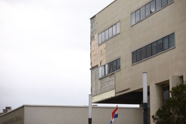 Oluja na Jadranu nosi sve pred sobom: Padaju fasade i stabla, obala potopljena
