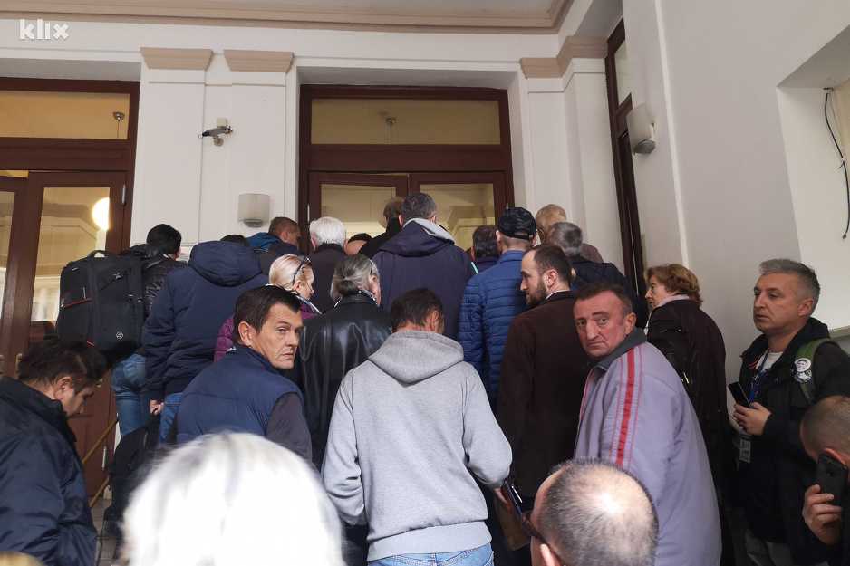 Veliko interesovanje građana i medija (Foto: Klix.ba)