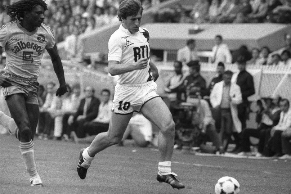 Safet Sušić protiv Nantesa u finalu Kupa Francuske 1983. godine (Foto: AFP)