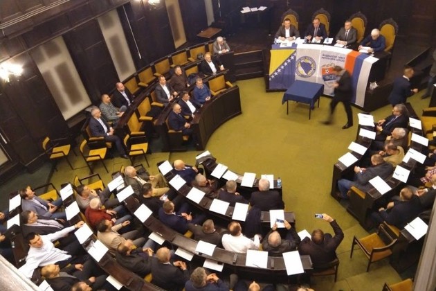 Detalj sa večerašnje sjednice Skupštine FS RS (Foto: B. Božić/RAS Srbija)