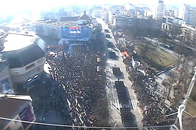 Rezultat slika za Na ulice Banje Luke povodom Dana RS-a izašlo više građana nego prošle godine
