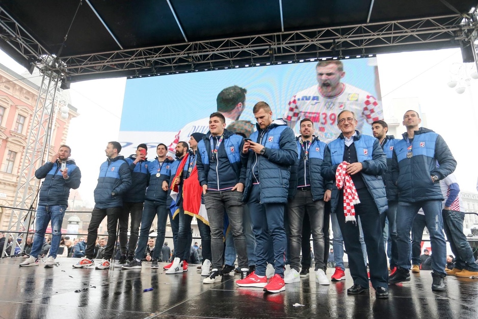 Foto: Pixsell/Dalibor Urukalović (Doček rukometaša Hrvatske u Zagrebu)