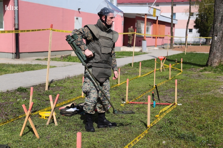 Deminer (Foto: Klix.ba)