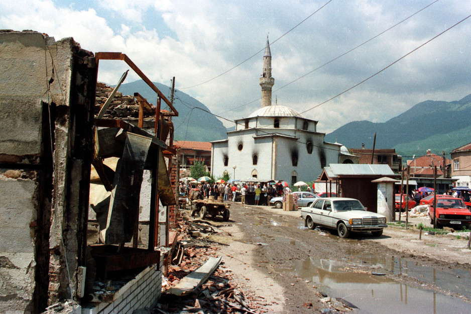Uništena Bajrakli džamija na Kosovu (Foto: Andras Riedlmayer)