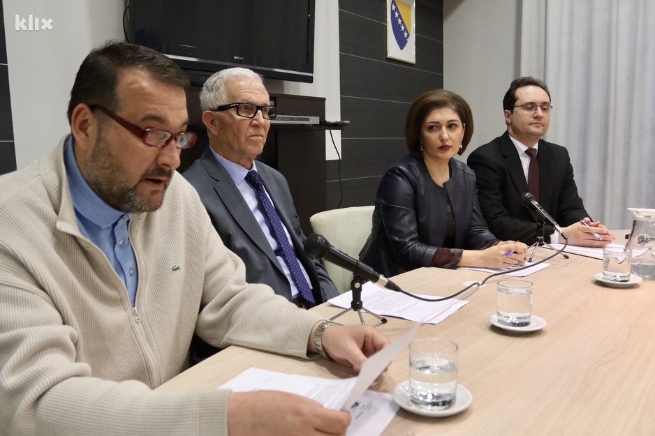 Bošnjački intelektualci: Postoje rješenja za nacionalnu ...