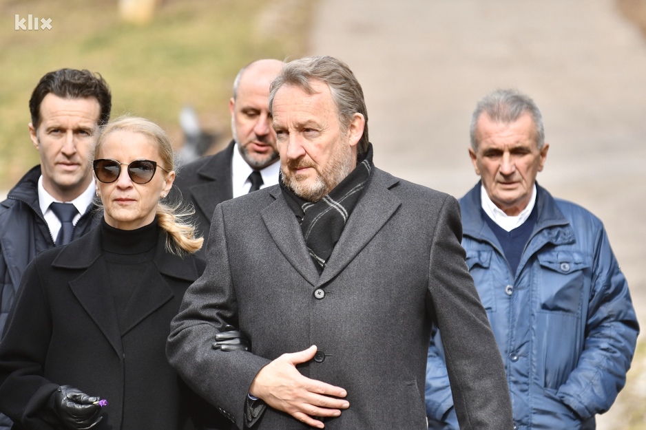 Teške odluke pred liderom SDA Bakirom Izetbegovićem (Foto: T. S./Klix.ba)