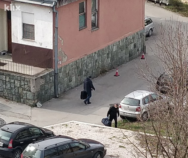 Iseljavanje studentskih stvari prije dolaska građana BiH iz Italije (Foto: Čitatelj)