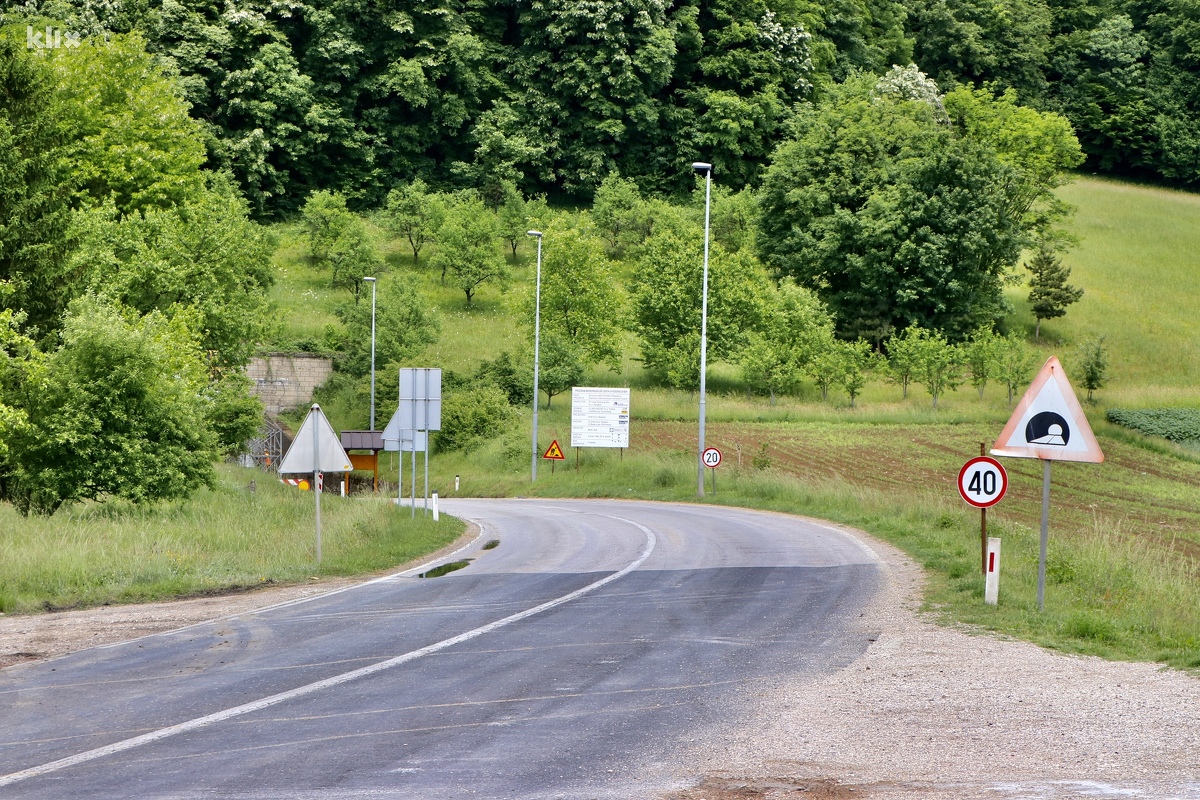 Bosanski putevi (magistralni, lokalni, regionalni) all about Page