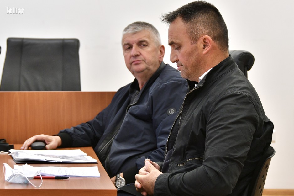 Hasan Hodžić i njegov advokat Muhidin Kapo (Foto: I. Š./Klix.ba)
