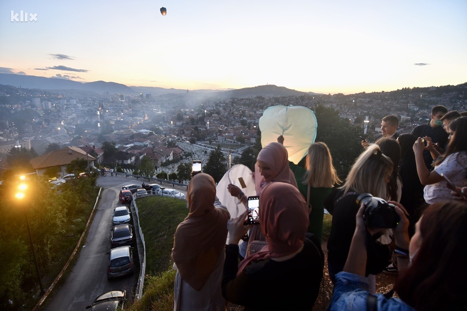 Zalaskom sunca nastupila Nova 1442. hidžretska godina, obilježena vatrometom u Sarajevu 200819136.4_xl