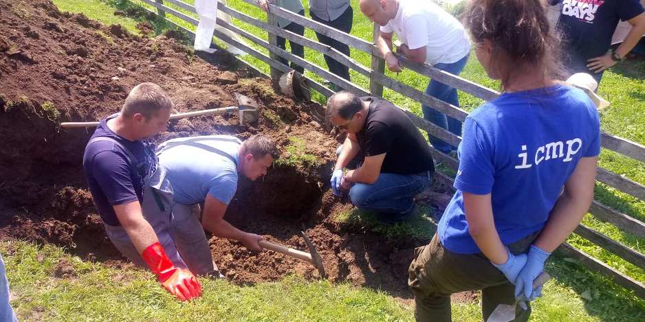 Ekshumiranje posmrtnih ostataka u Rudom