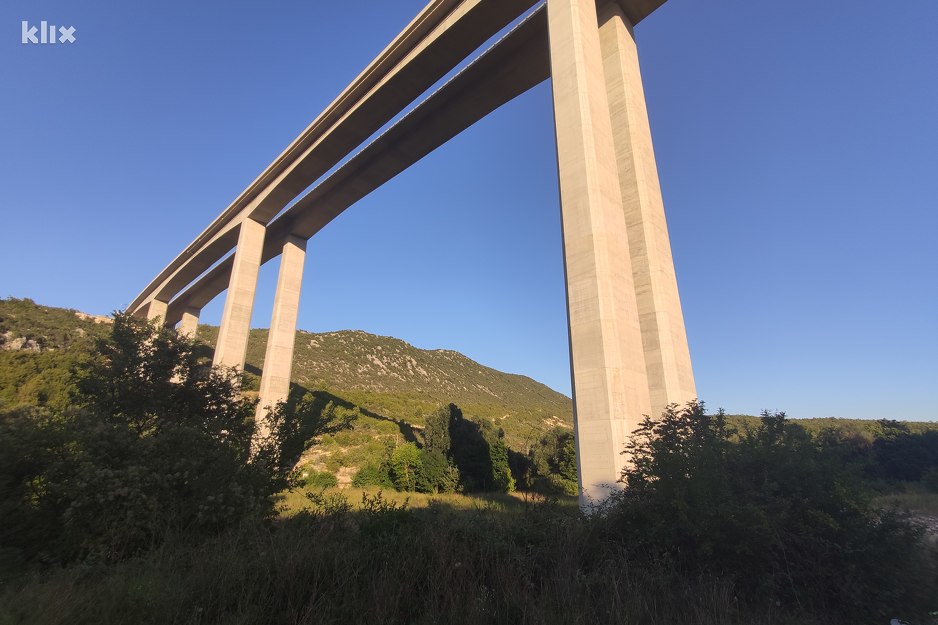 Most sa ispod kojeg je tijelo pronađeno (Foto: G. Š./Klix.ba)