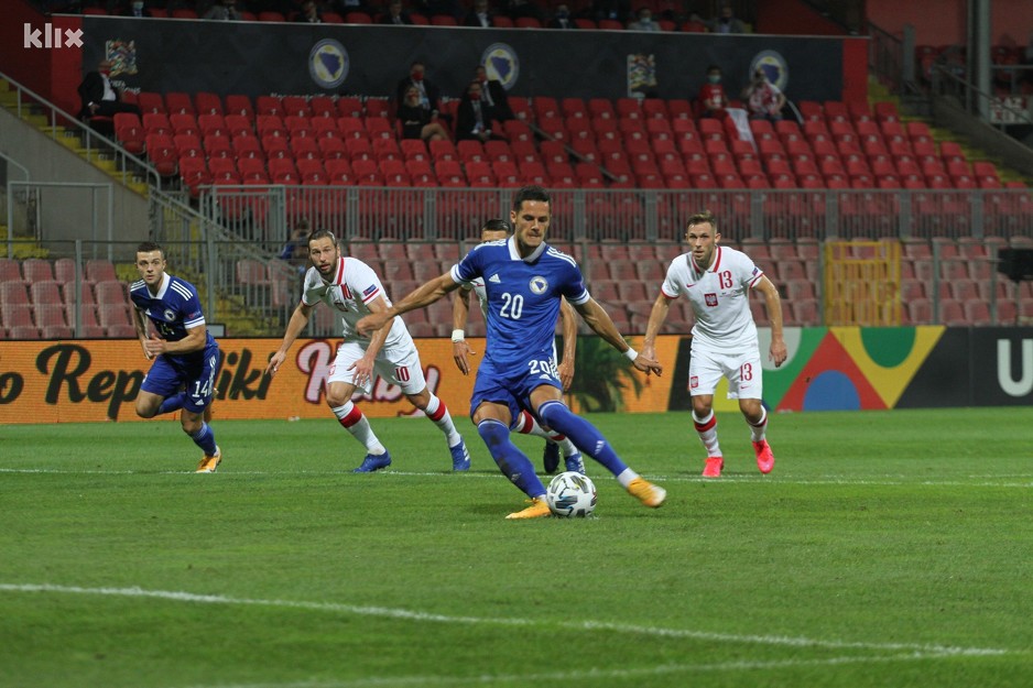 Hajradinović pogađa za 1:0 s bijele tačke (Foto: E. M./Klix.ba)