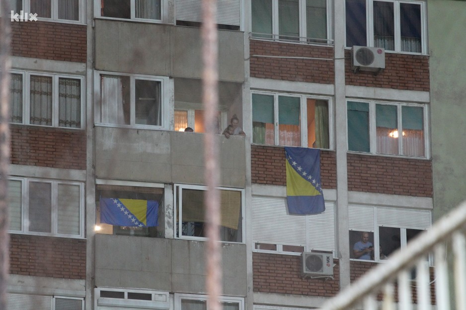 Fotografija zgrade koja se nalazi u blizini stadiona Bilino Polje (Foto: E. M./Klix.ba)