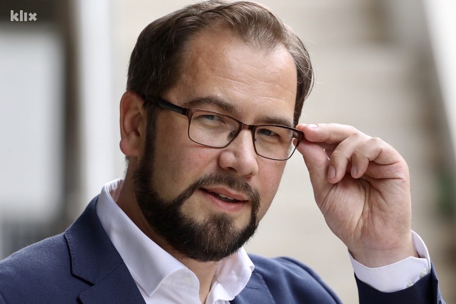 Postoje načini kako zadržati radnike i dati im plate kao u EU (Foto: D. Ć./Klix.ba)