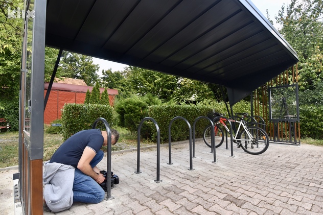 Natkriveno biciklističko stajalište na Otoci (Foto: T. S./Klix.ba)