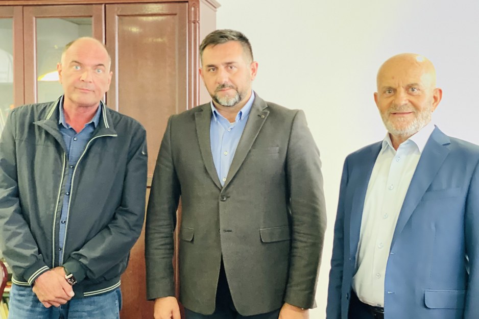Potpisan sporazuma o gradnji saobraćajnice od Živinica do Kalesije (Foto: Federalno ministarstvo raseljenih osoba i izbjeglica)