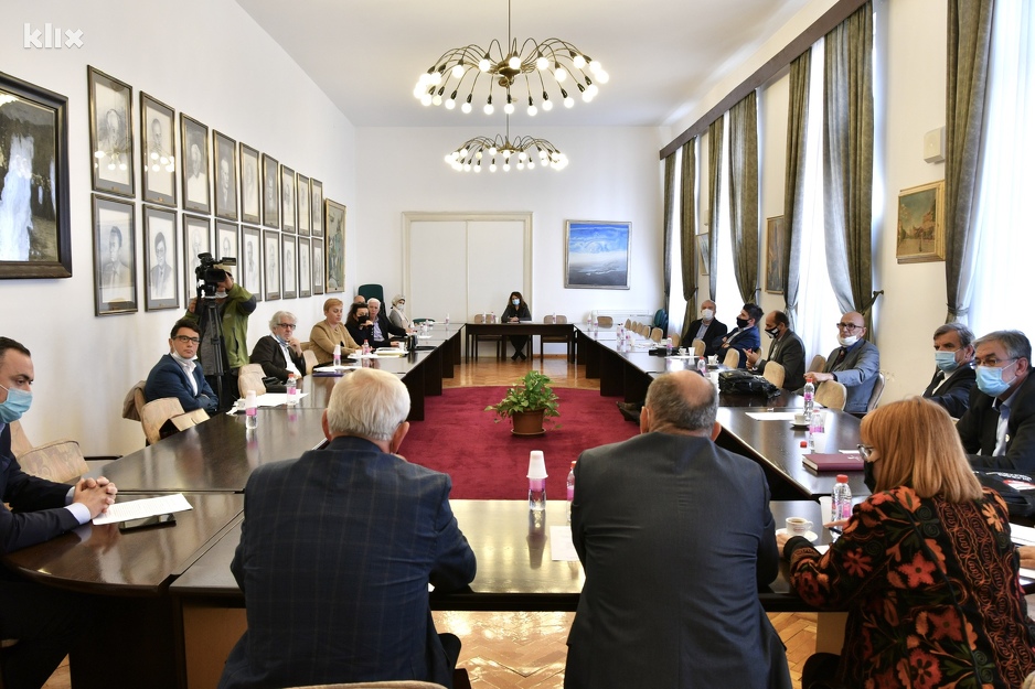 Predstavljen sadržaj Međunarodne naučne konferencije o genocidu u Srebrenici (Foto: I. Š./Klix.ba)