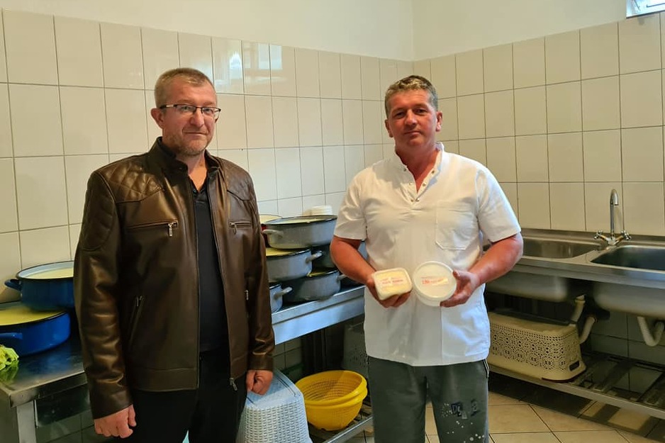 Emir Džafić i poljoprivrednik mliječnih proizvoda