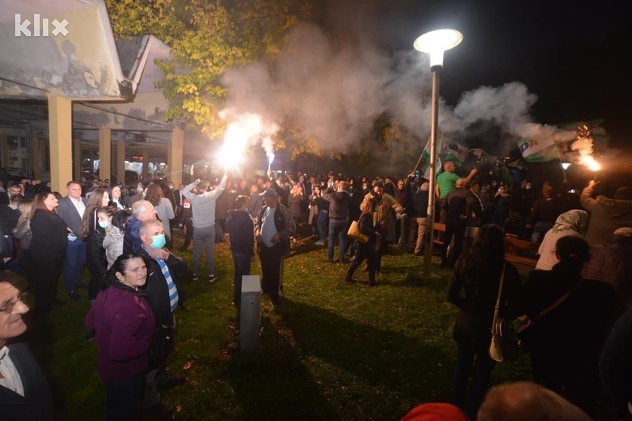 Mjere su prekršene i na otvorenom (Foto: SDA Srebrenik)