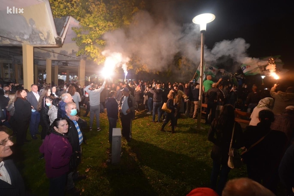 Mjere su prekršene i na otvorenom (Foto: SDA Srebrenik)