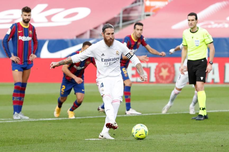 Sergio Ramos postiže gol s bijele tačke