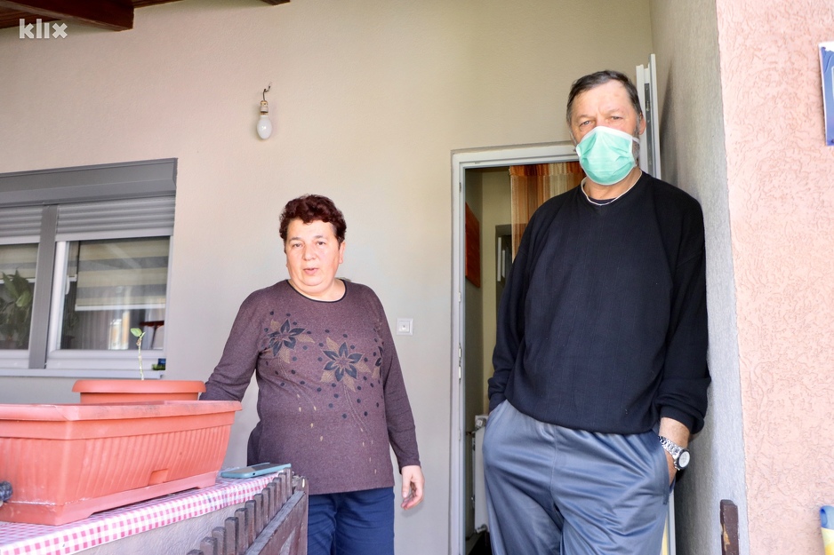 Supružnici Sabina i Izet Delić su u svojevrsnoj izolaciji (Foto: A. K./Klix.ba)