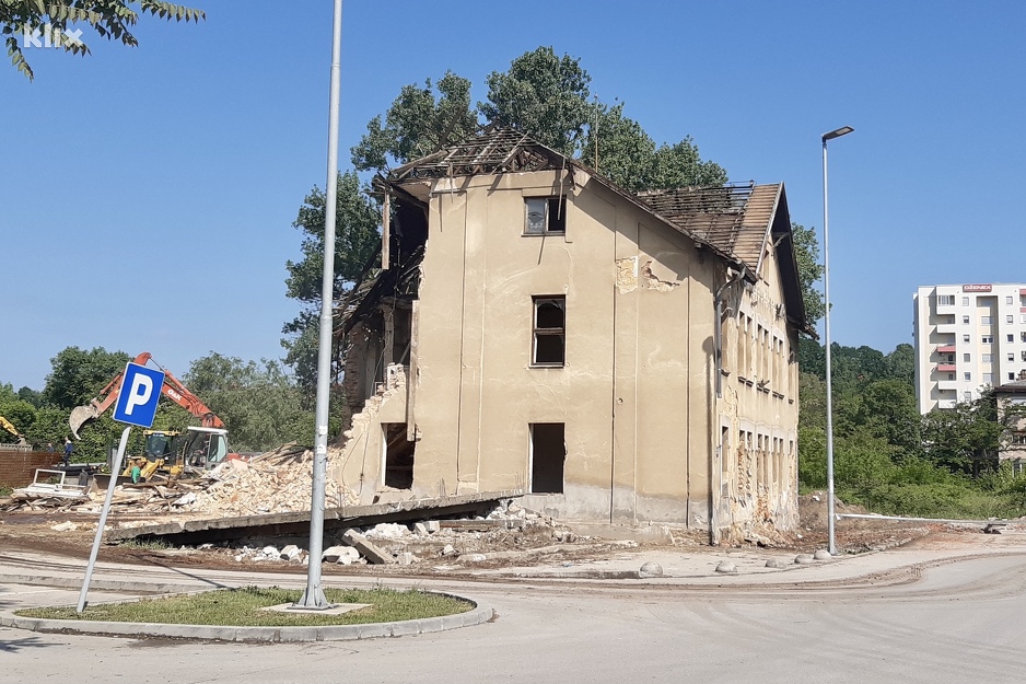 Zgrada u kojoj su radnici proveli lijepe dane (Foto: A. K./Klix.ba)