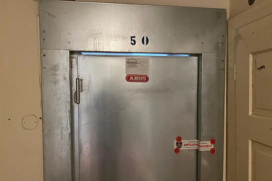 Policija zapečatila stan u kojem je živio napadač (Foto: Heute.at)