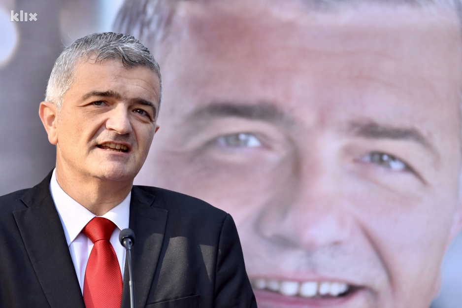 Srđan Mandić: Želimo vratiti sport u Skenderiju i muziku u Dom mladih (Foto: T. S./Klix.ba)