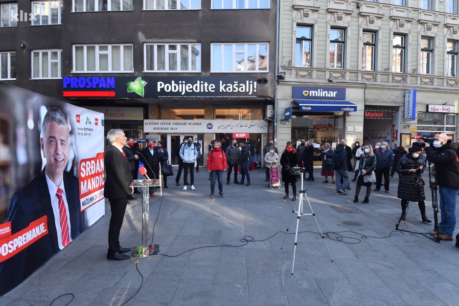 Obraćanje Četvorke glasačima u Općini Centar (Foto: T. S./Klix.ba)