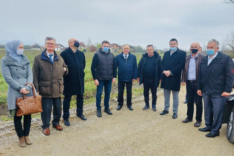 Ramić ukazao na značaj saradnje s lokalnom vlašću (Foto: Ministarstvo za raseljene osobe i izbjeglice FBiH)