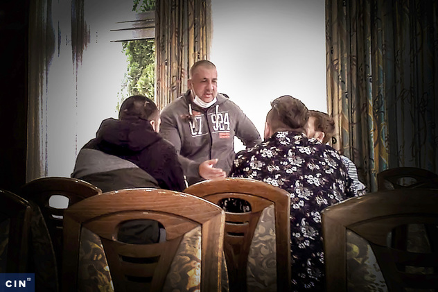 Trgovci glasovima Elvir Saletović i Sanel Pengić dogovaraju kupovinu glasova sa kandidatom Abdulahom Iljazovićem