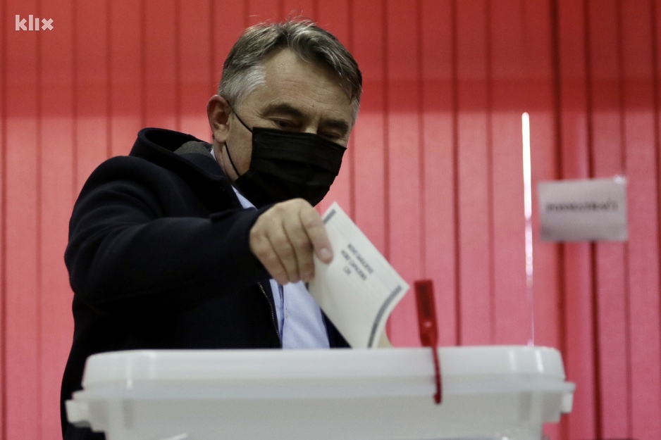 Željko Komšić glasao u Sarajevu (Foto: D. Ć./Klix.ba)