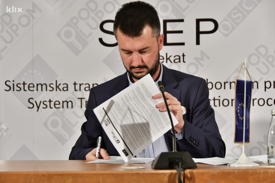 Posmatrači primijetili i nepravilnosti prilikom brojanja glasova (Foto: D. Ć./Klix.ba)