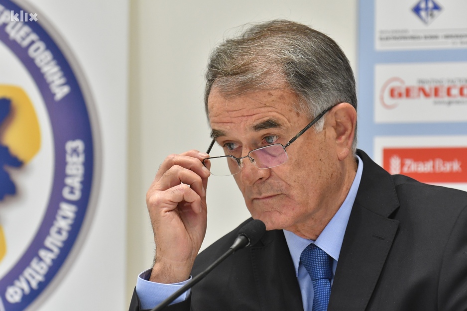 Pod vodstvom Bajevića, Zmajevi nisu zabilježili nijednu pobjedu i uspjeli su ostvariti tek dva neriješena rezultata uz šest poraza. Zmajevi su postigli samo četiri pogotka, a primili čak 14.