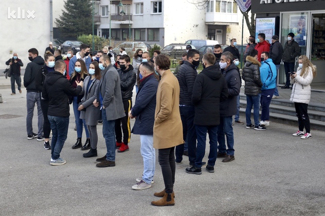 Protest u Hadžićima zbog ubistva Jasmina Berovića (Foto: D. Ć./Klix.ba)