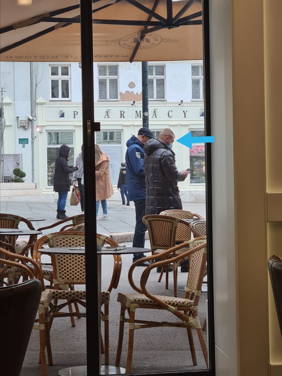Uposlenik Općine Stari Grad fotografisan tokom bolovanja