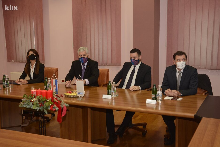 Delegacija HDZ-a (Foto: G. Š./Klix.ba)