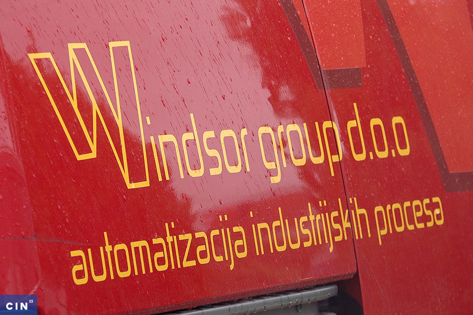Sead Žilo je kancelariju u svojoj firmi „Windsor Group“ u Živinicama opremio stilskim namještajem koji je prevarom uzeo od Naima Hamzabegovića iz Cazina (Foto: CIN)